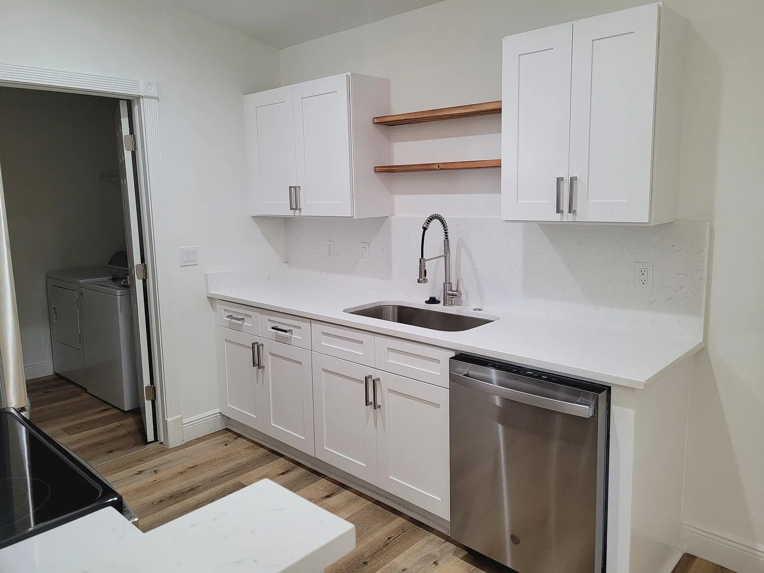 3 bed, 2.0 bath, 1214 sqft, $2,350 — Photo 3