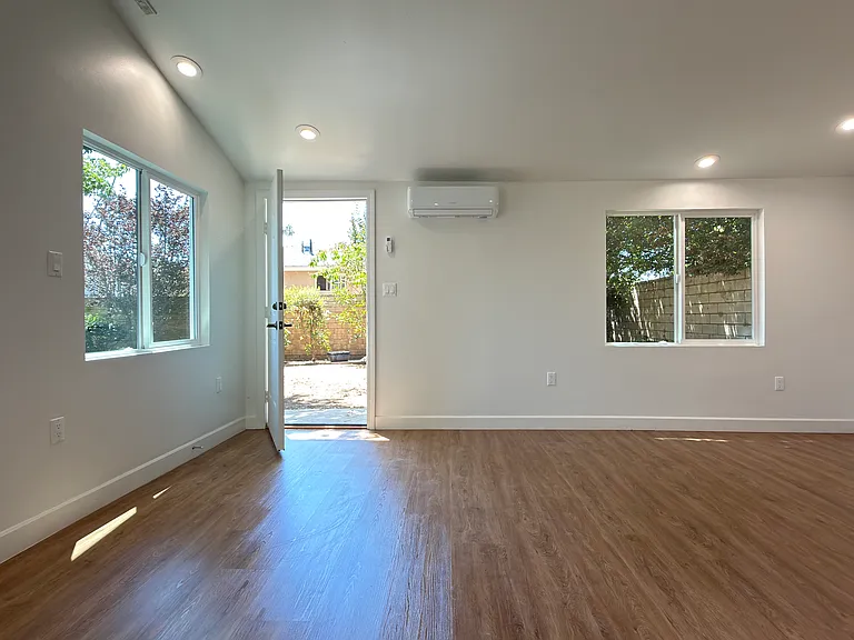 427 S Hidalgo Ave — Photo 7