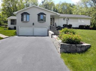 30 Frost Hill Rd, Trumbull, CT 06611