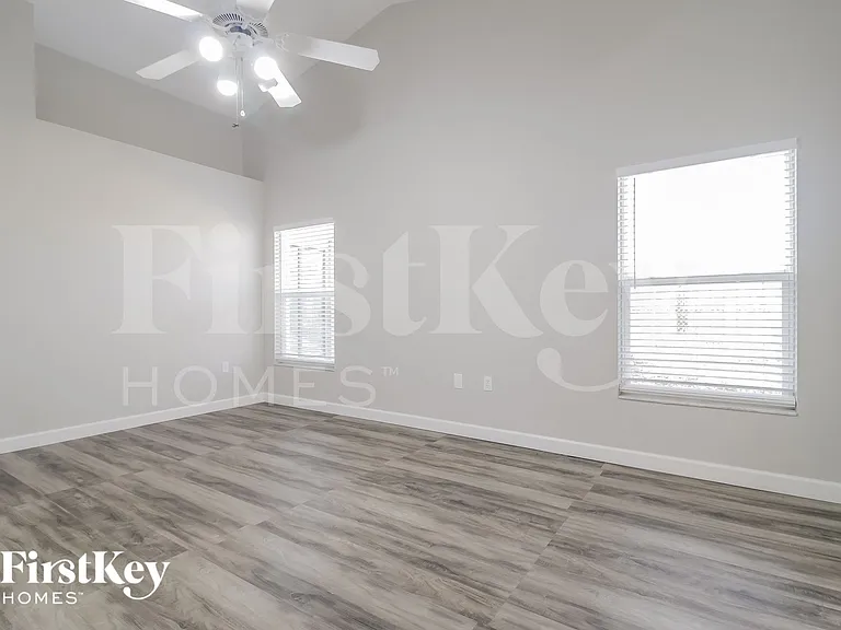 14844 Lady Victoria Blvd — Photo 8