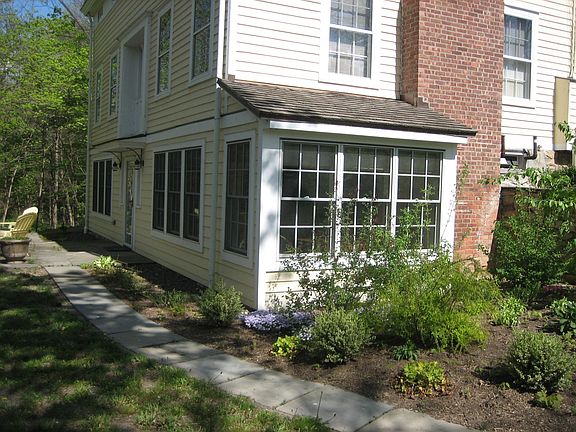 2nd image of 11 East St