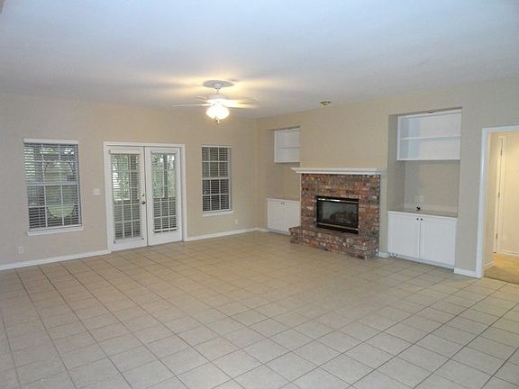 3rd image of 108 Royal Oaks Dr