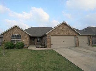 10855 Foxglove Ln, Prairie Grove, AR 72753