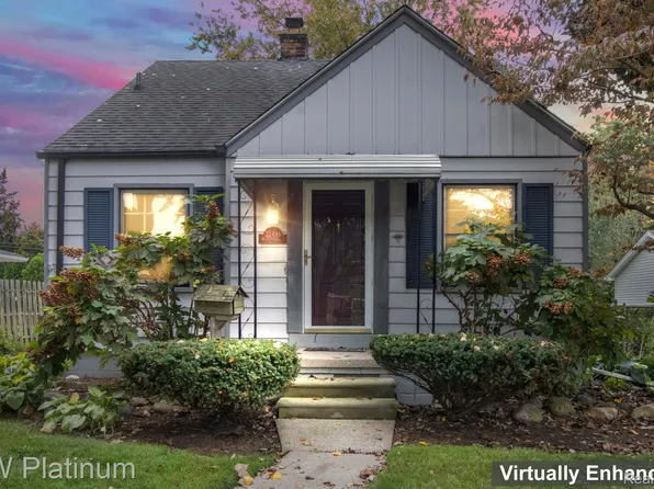 22486 Madison St, Saint Clair Shores, MI 48081