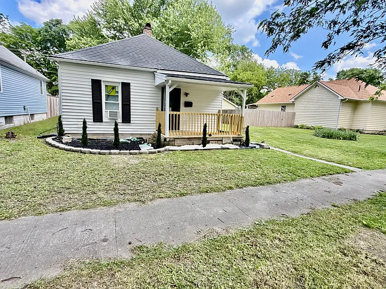 1501 S Prospect Ave — Photo 1