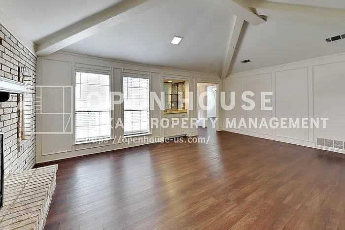 810 Rivercrest Blvd — Photo 3