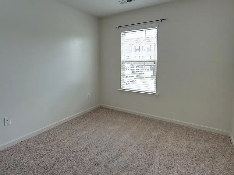 1828 Cassandra Dr #152 — Photo 9