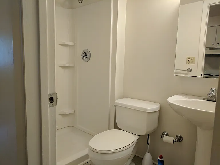 328 College St — Photo 19