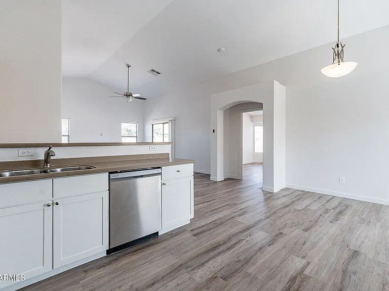 24866 W Huntington Dr — Photo 17