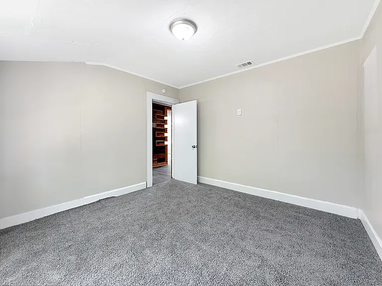 304 Stimpson St — Photo 18