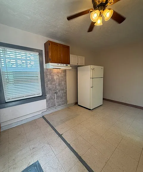 7401 N Loop Dr — Photo 4