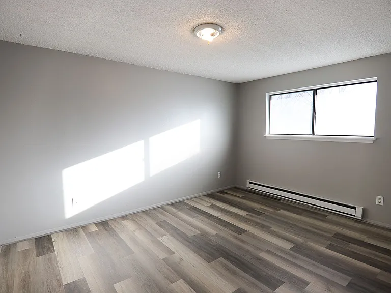 713 Halbert St — Photo 8