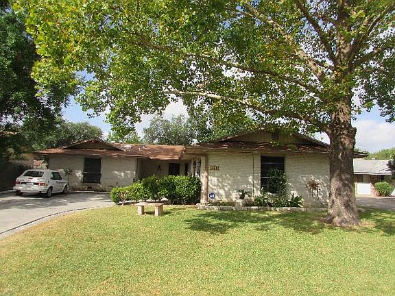 2nd image of 2110 Orange Blossom St