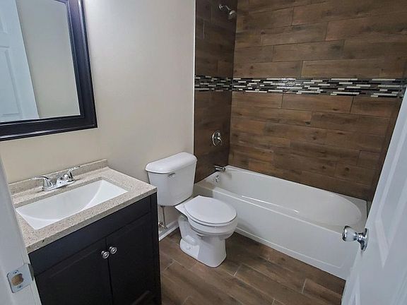 3rd image of 196 Flintridge Dr #9