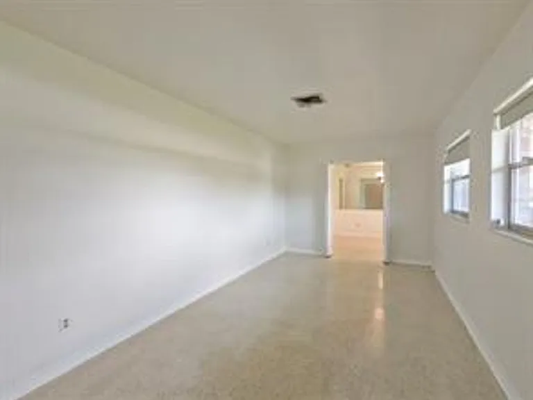 18110 Dorman Rd — Photo 16