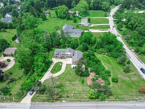 3rd image of 9990 Broadview Rd