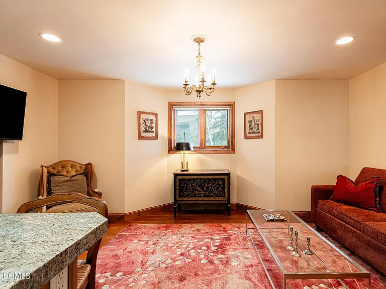 1525 Lakeside Cir — Photo 19