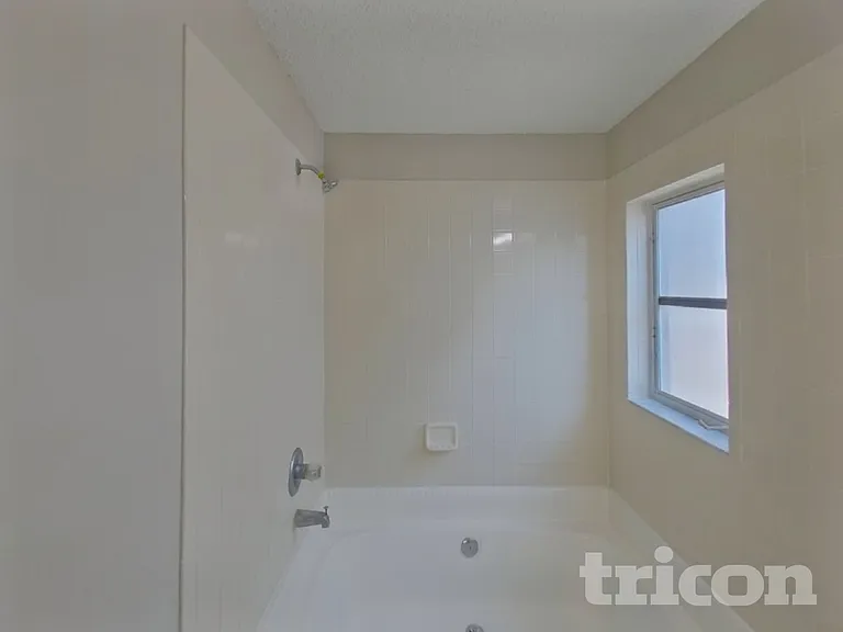 4726 Bloom Dr — Photo 9