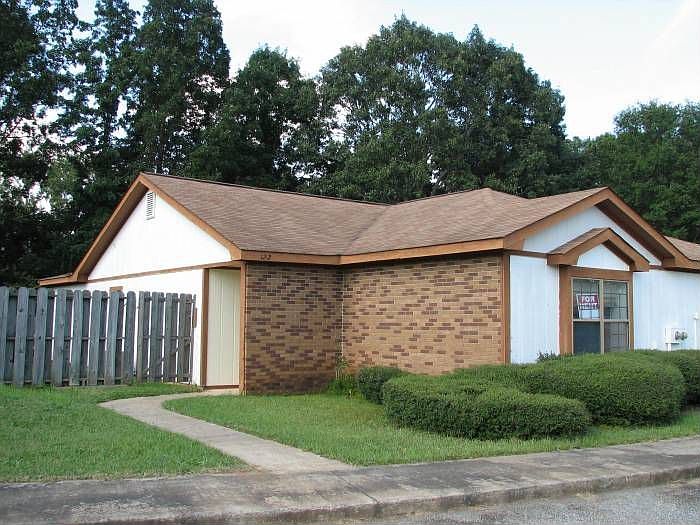 122 BROOKHAVEN CIRCLE