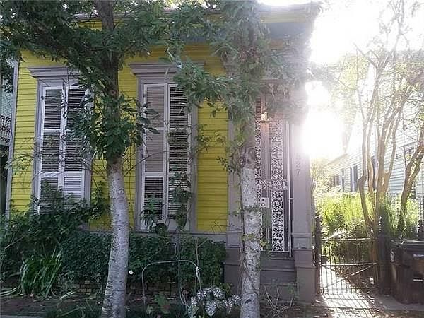 1st image of 827 Louisa St