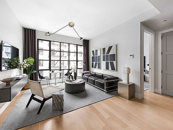 3rd image of 147 Ludlow St #4A