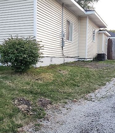 NW-front house drive way