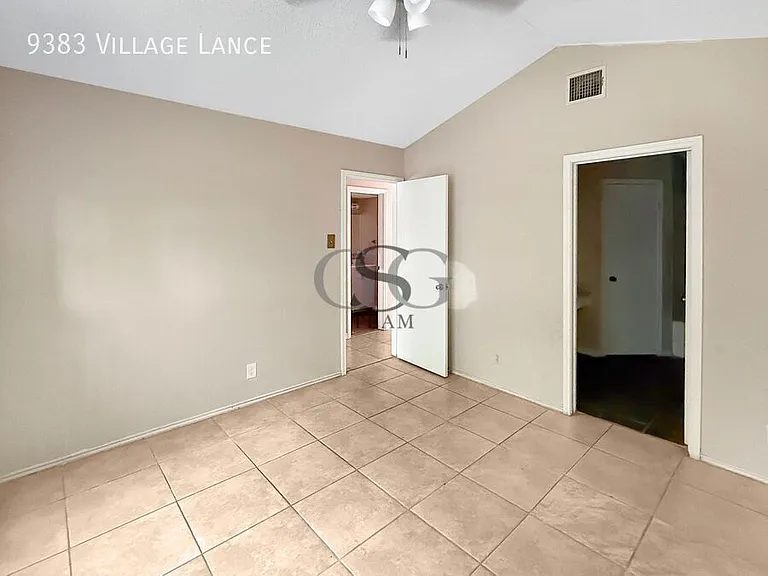9383 Village Lance — Photo 5