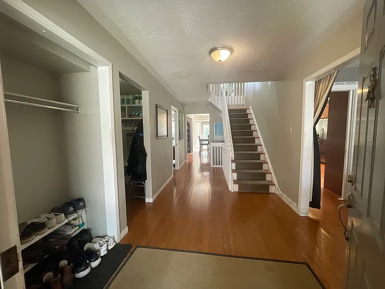 555 Jeffreybrook Dr — Photo 10