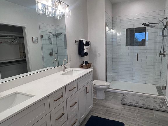 3rd image of 1677 54th Ave N APT 226