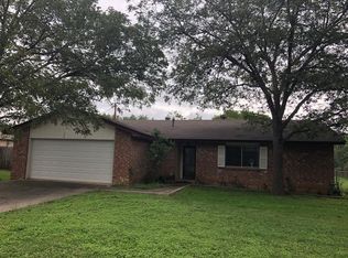 109 Edgewood Dr, Comfort, TX 78013