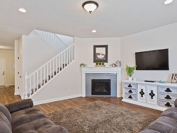 3rd image of 3107 S Tytus Ln