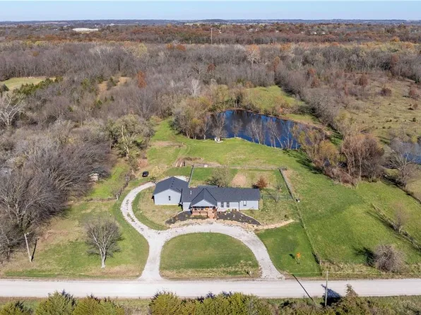 33324 W 355th St, Osawatomie, KS 66064