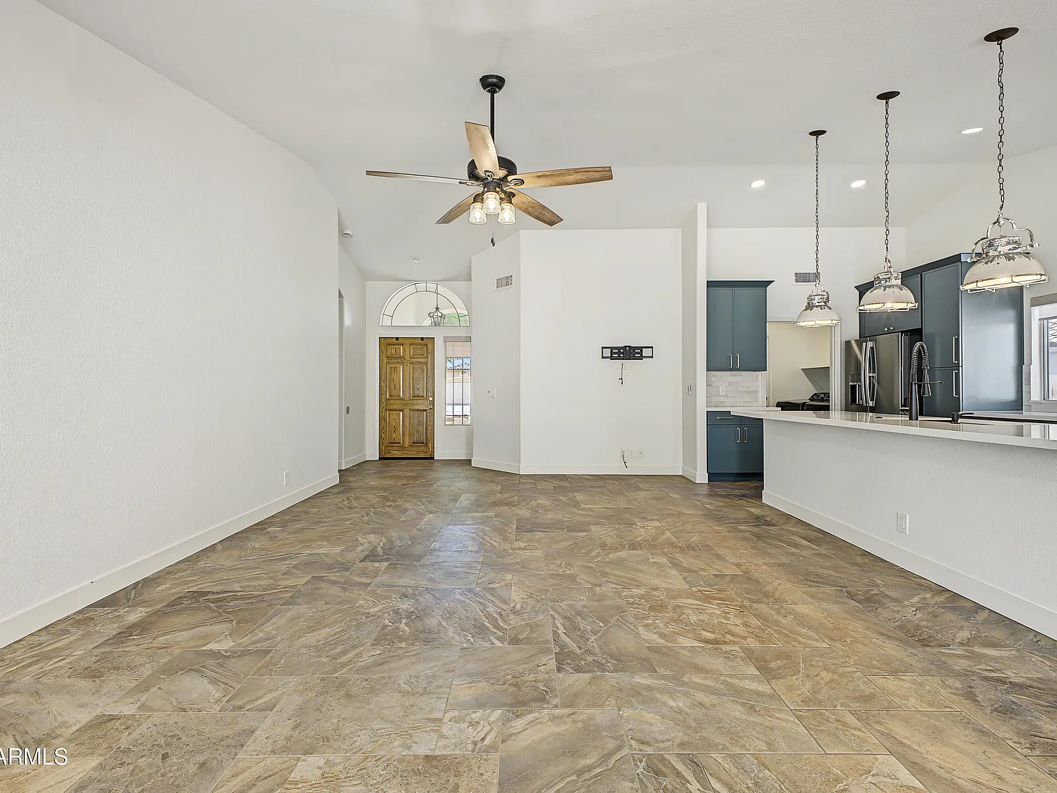 3 bed, 1615 sqft, $2,995 — Photo 3