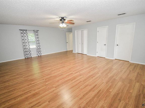 5th image of 904 McClenny Dr