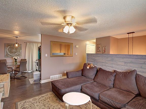 2nd image of 1505 Sanchez Ct