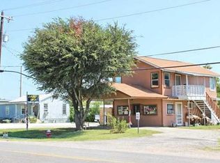 1306 S Commerce St, Lockhart, TX 78644