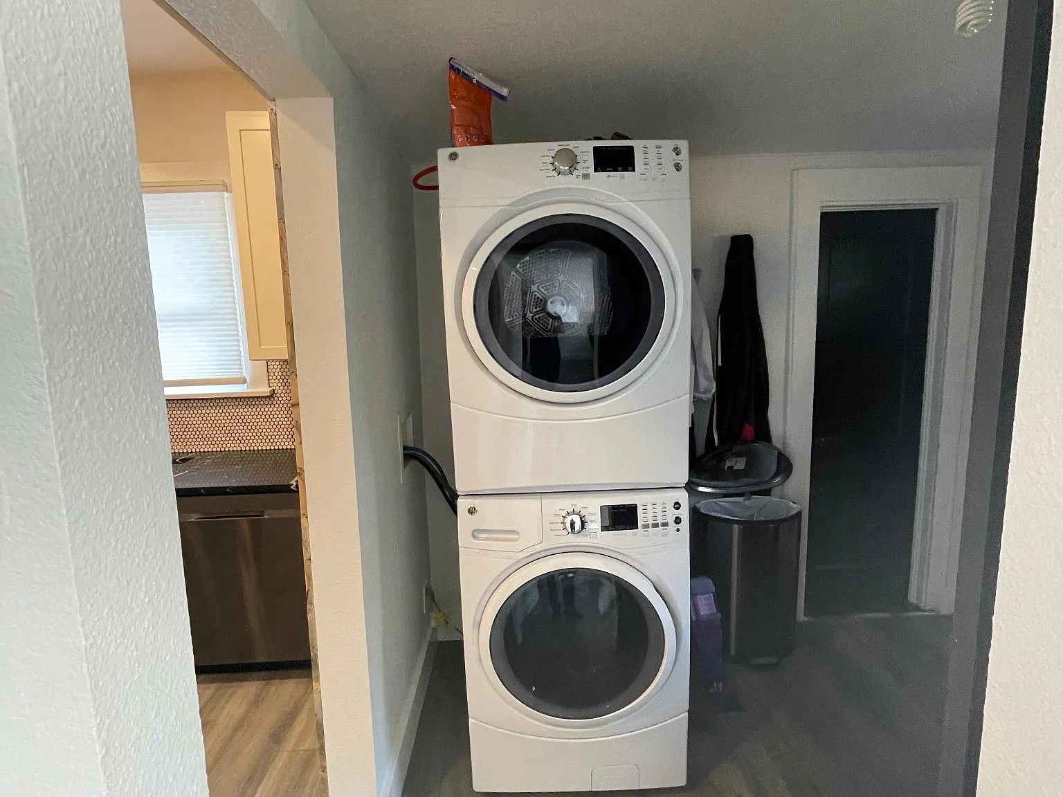 2 bed, 1150 sqft, $2,450 — Photo 3