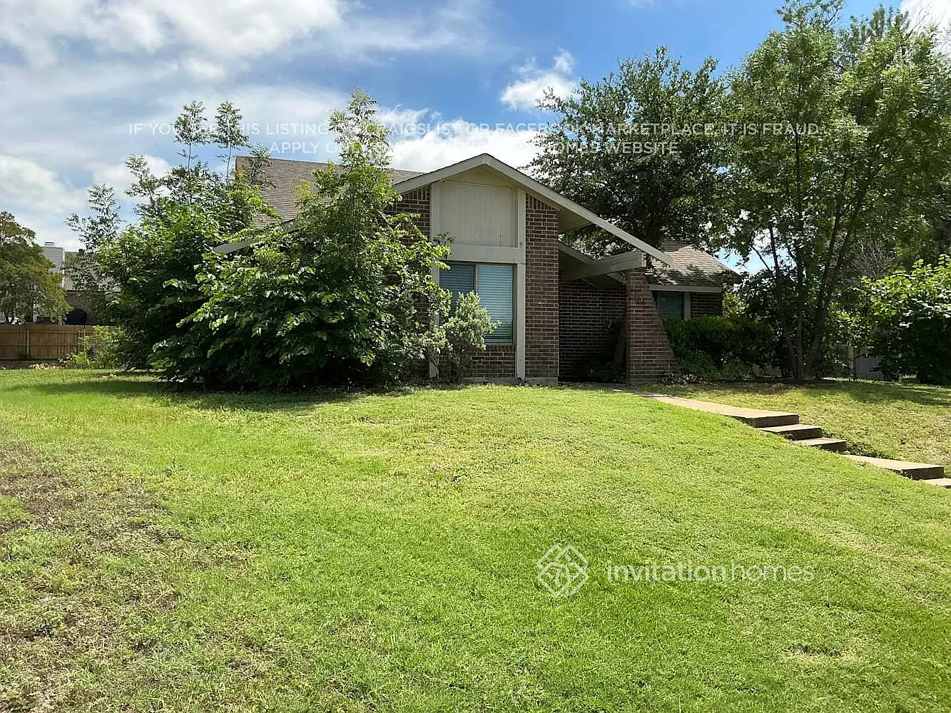 1716 Delaford Pl Carrollton, TX 75007 — Photo 2