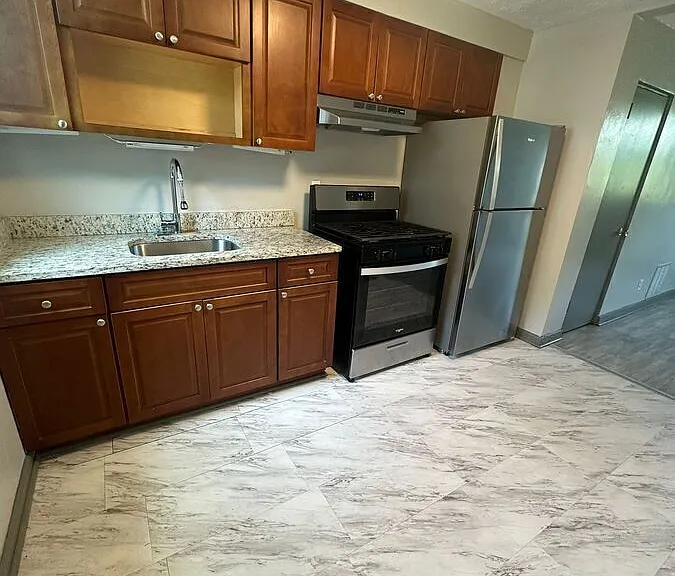 10 Defense Ct — Photo 2