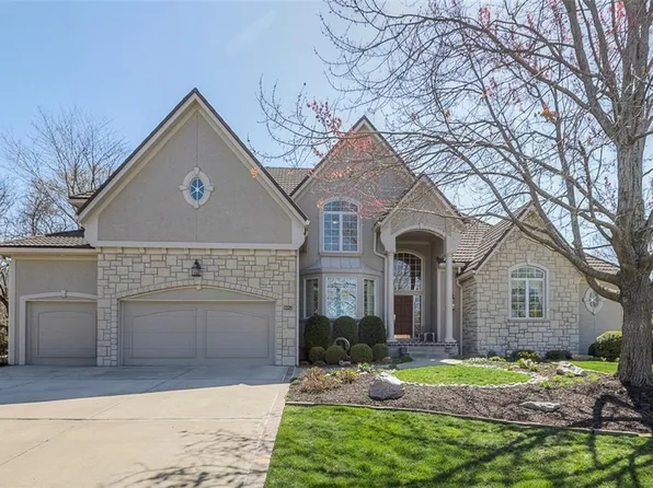 10853 S Cedar Niles Cir, Olathe, KS 66061