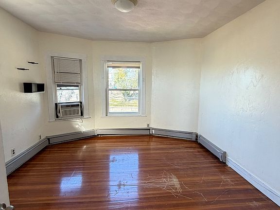 2nd image of 43-45 Foster St #2
