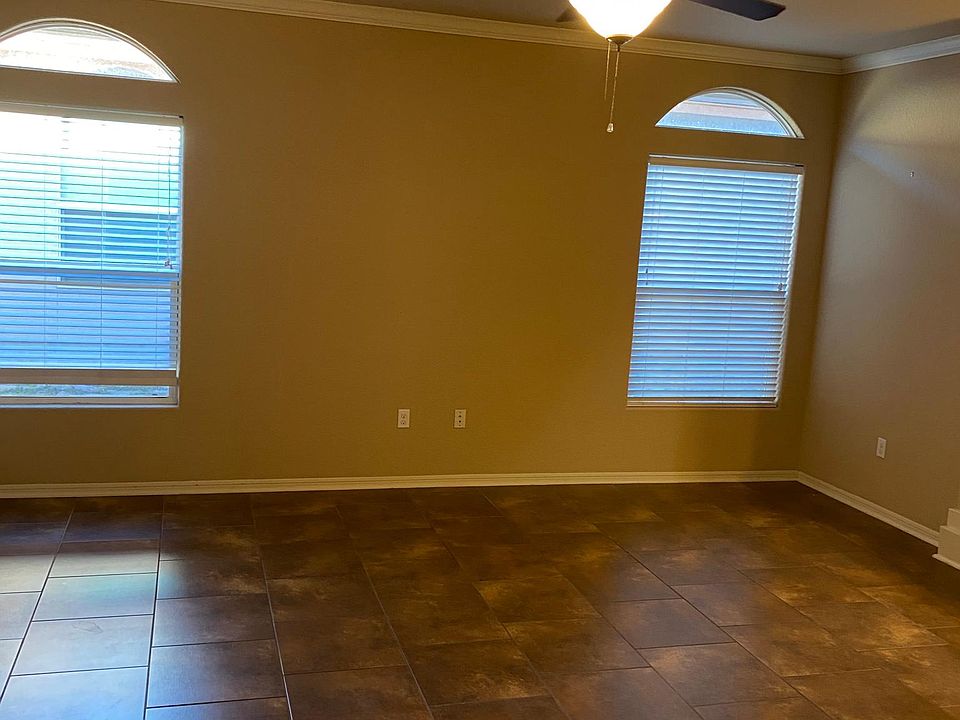 2nd image of 401 Inverrary Dr Unit 34