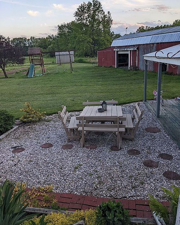 2nd image of 122 Church Rd