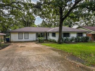 164 Circle Dr, Denison, TX 75021