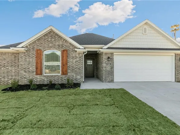 520 Poplar Rd, Centerton, AR 72719