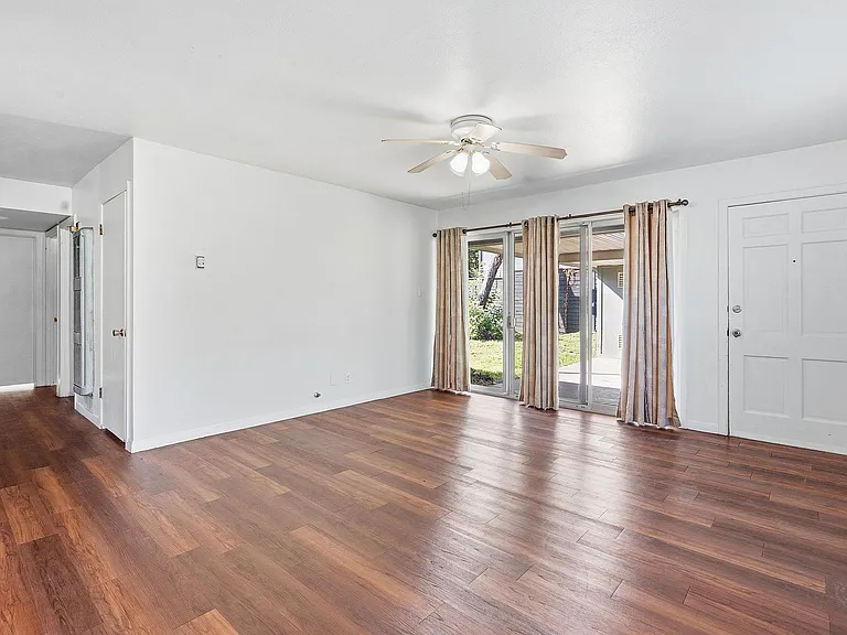 3607 Wilson St — Photo 9