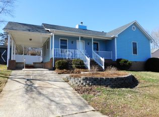 2 Aggie Ct, Greensboro, NC 27401