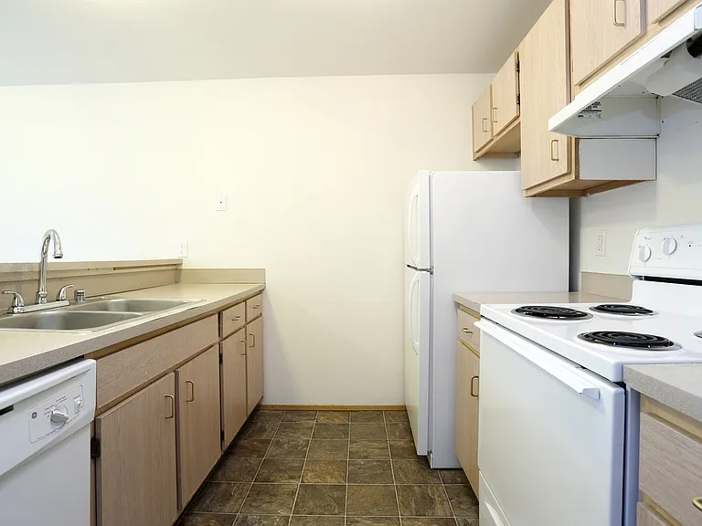 North Creek Heights Apartments — Photo 2
