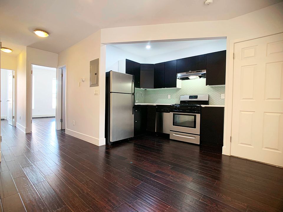 1st image of 1090 Pacific St #3