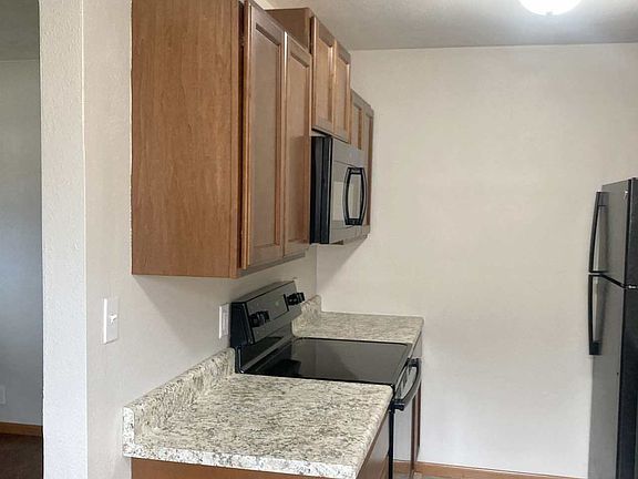 5th image of 305 Baltes Dr #11420245